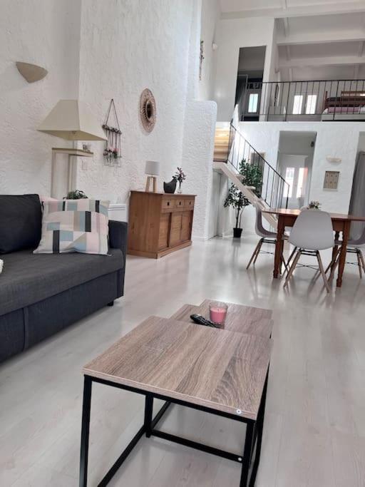 Superbe Loft Lumineux A Proximite Des Lacs Apartment ริเยซ์ ภายนอก รูปภาพ